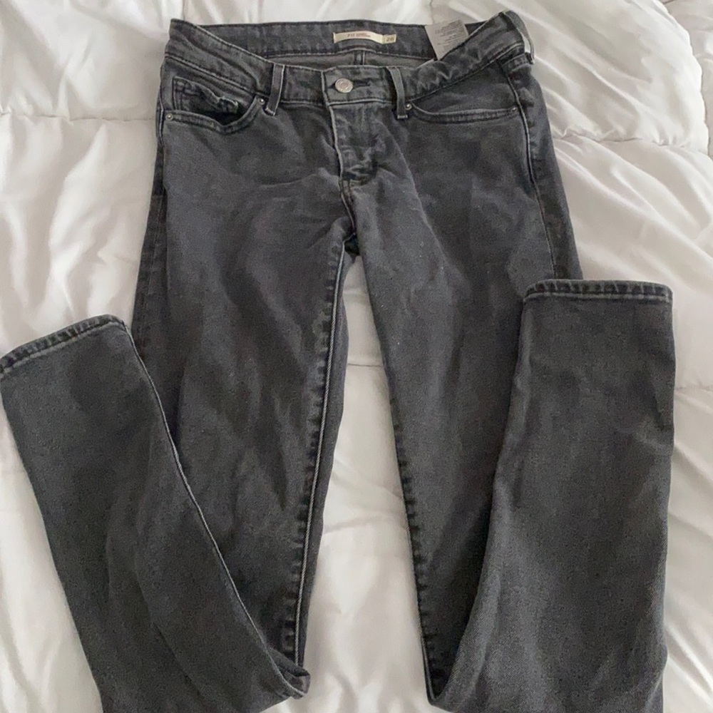 Low rise Levi’s skinny jeans